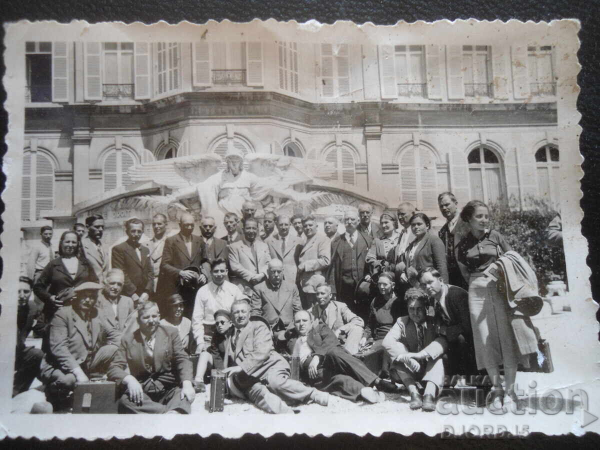 Стара снимка, Яперней, предъ общинския домъ Стара снимка, Яперней, предъ общинския домъ