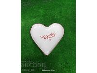 Farfurie de porțelan frumoasă în formă de inimă