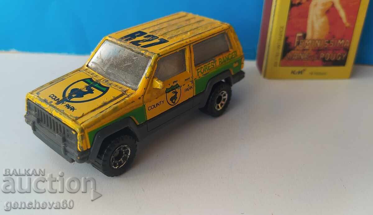 Auction  MATCHBOX Jeep Cherokee old metal car - 1983