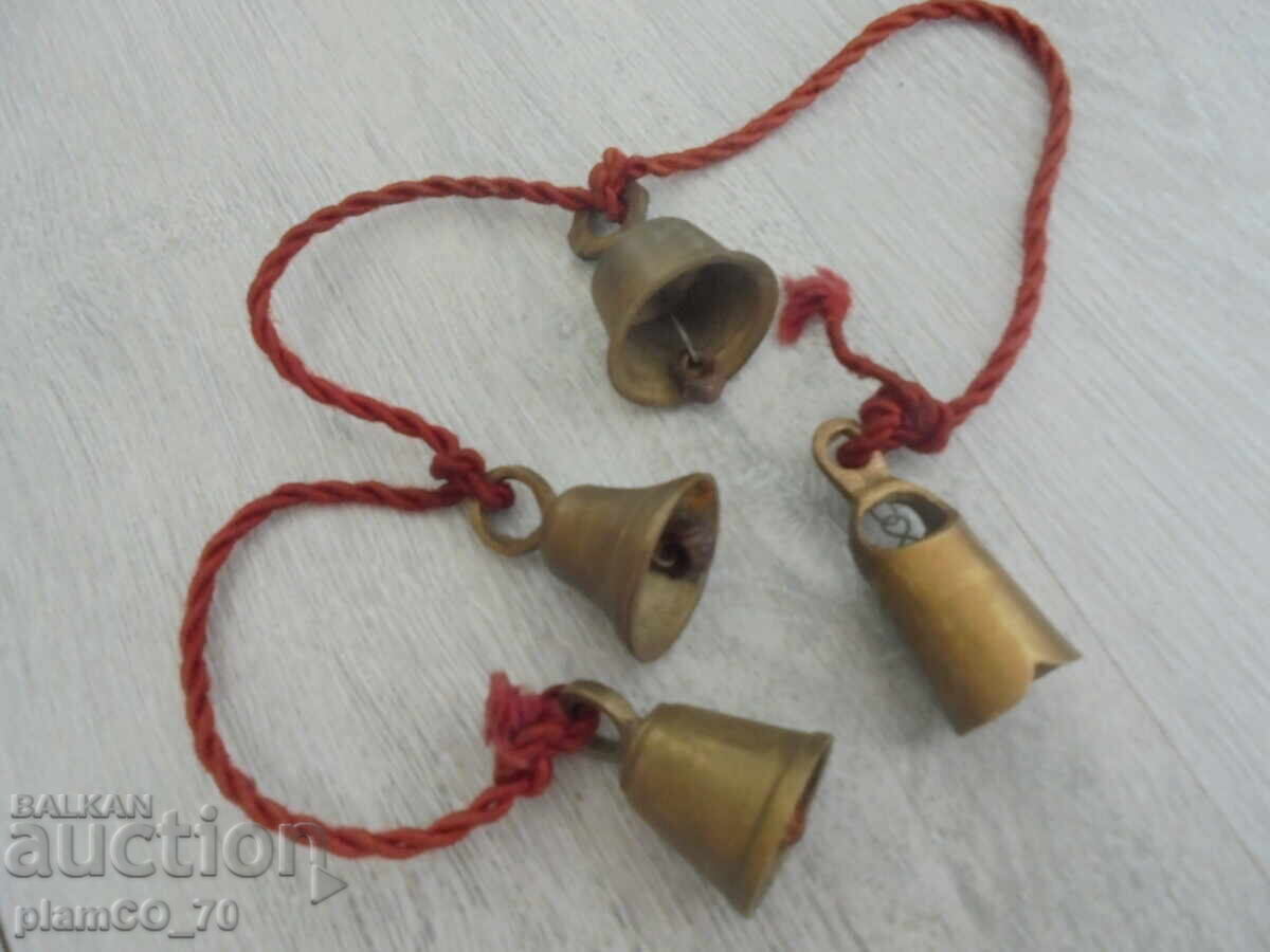№*8282 Стар комплект от четири малки месингови звънчета №*8282 Стар комплект от четири малки месингови звънчета