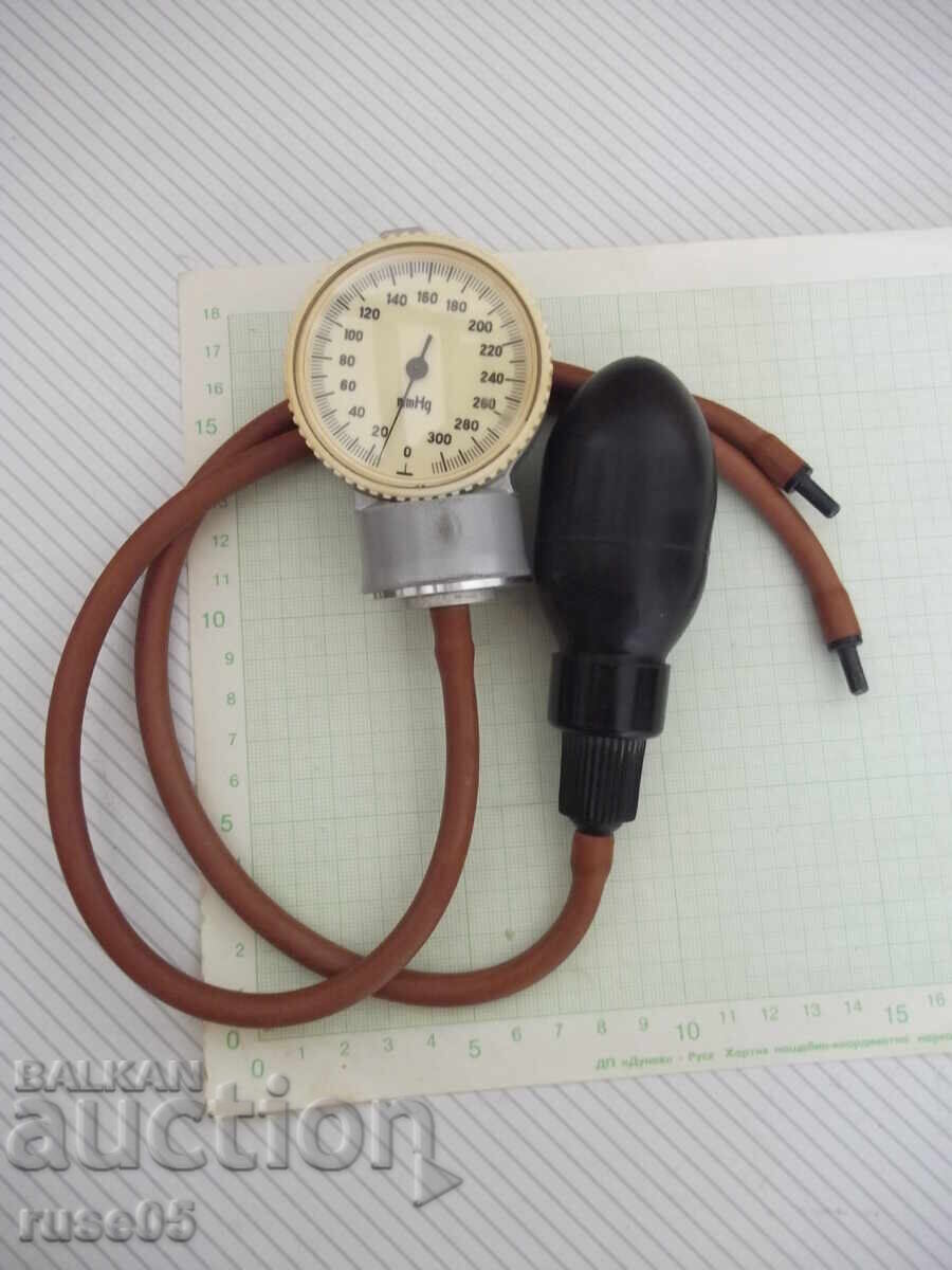 Manometer and pump from a mechanical blood pressure measuring device with price 5.00 BGN | € 2.56