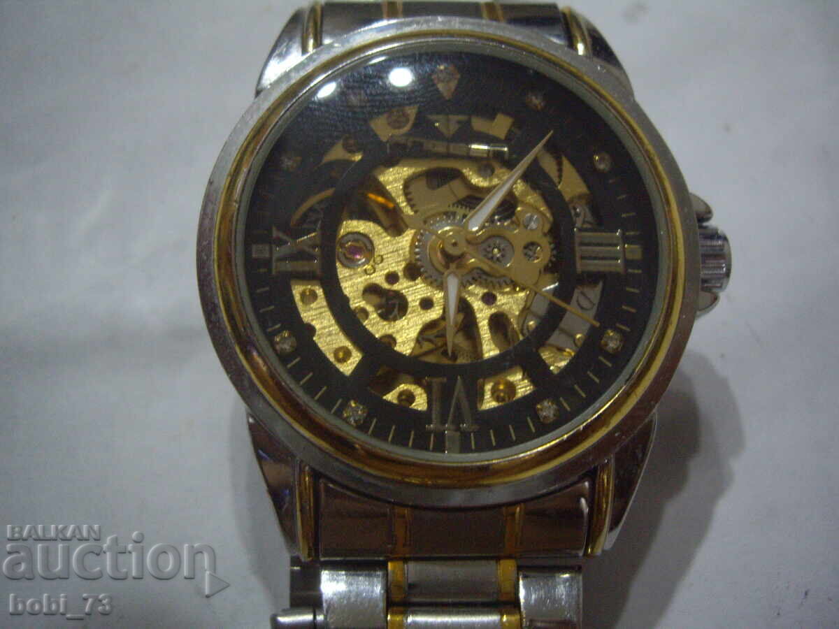 Ceas mecanic bărbătesc cu preț 70.00 BGN | € 35.79 Ceas mecanic bărbătesc cu preț 70.00 BGN | € 35.79