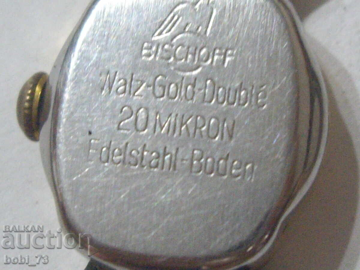 Delivery of Women's gold-plated watch Delivery of Women's gold-plated watch