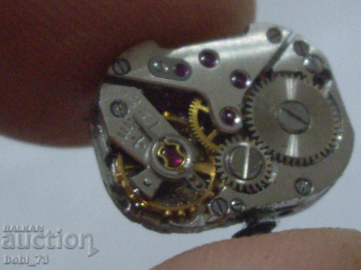 Women's gold-plated watch - 5 Women's gold-plated watch - 5