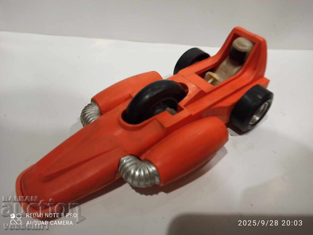 Δημοπρασία Δύο παλιά παιχνίδια αυτοκινητάκια από την εποχή του σοσιαλισμού με μηχανισμό