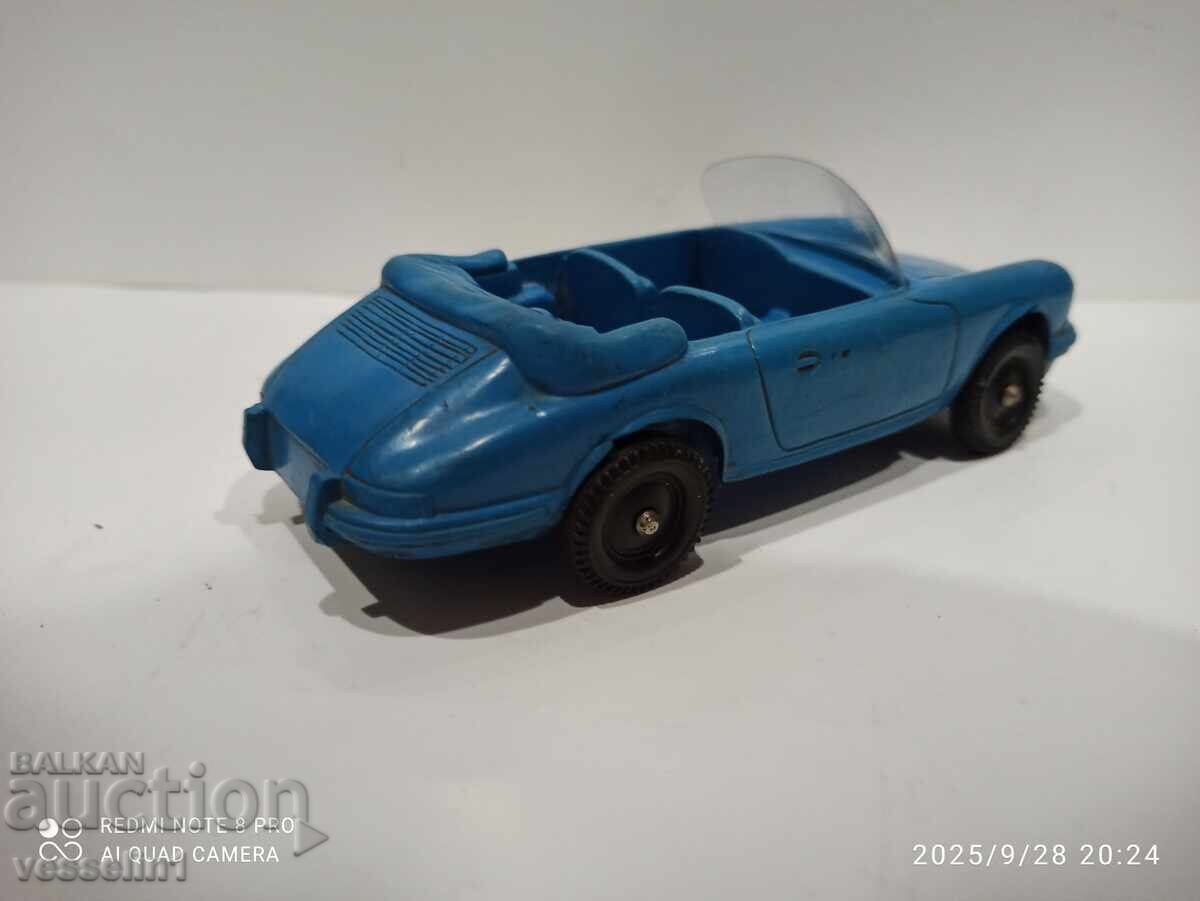 Παλιό παιχνίδι σπάνιο αυτοκινητάκι Porsche 1/24 βινύλιο vinyl line με τιμή 28.00 BGN | € 14.32