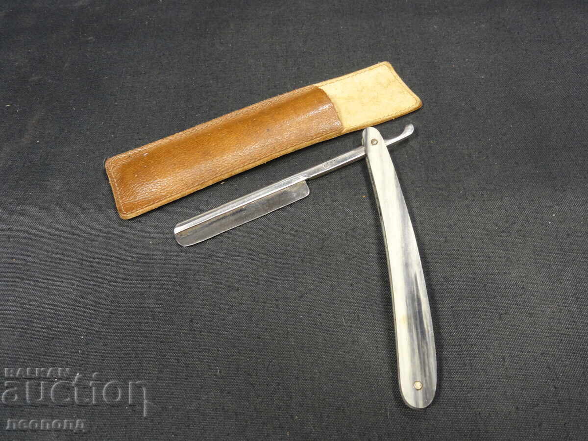 VECHE RĂZUITOARE RETRO CU HUSĂ DE PIELE