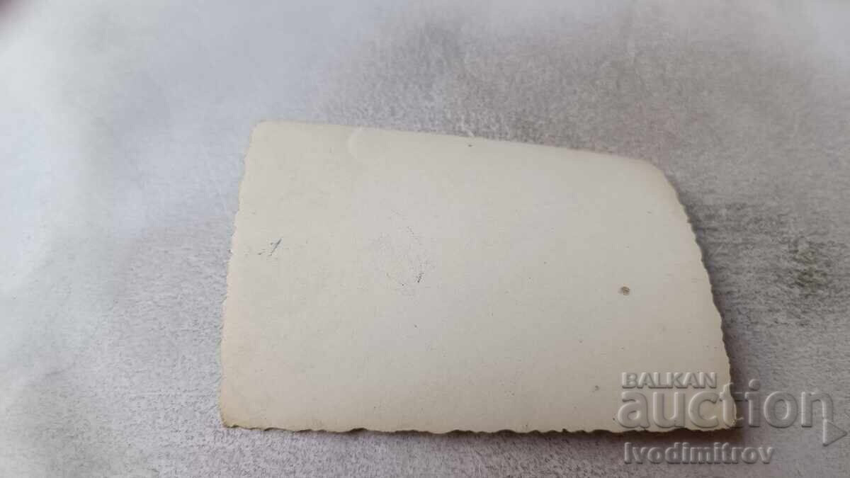 Φωτογραφία Άνθρωπος στη θάλασσα με τιμή 1.75 BGN | € 0.89