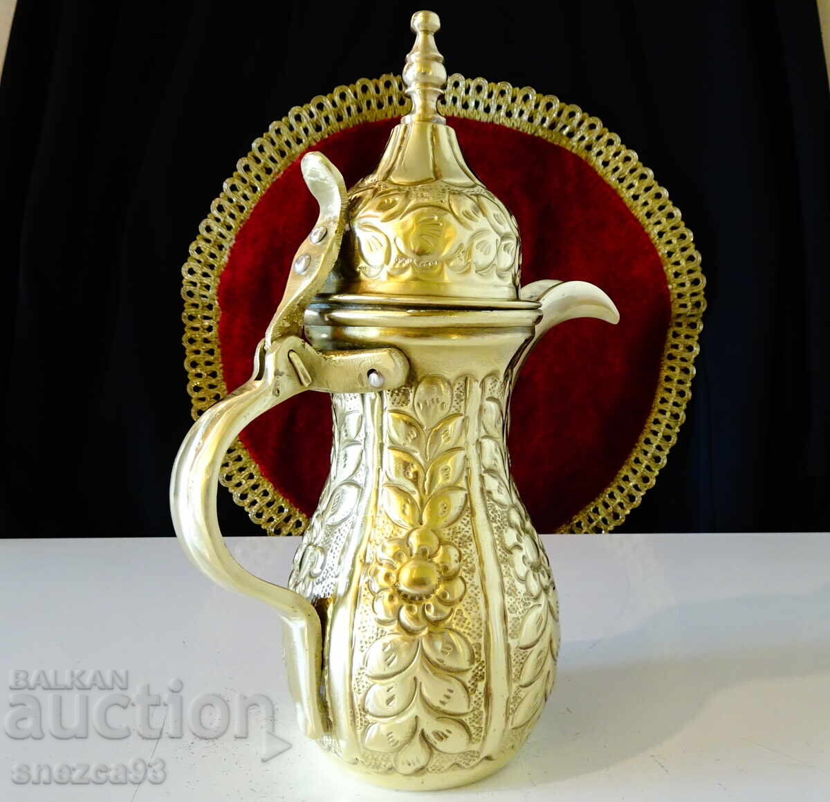 Αραβική μπρούτζινη κανάτα καφέ, τζέζβε, Dallah, σφραγίδα τεχνίτη με τιμή 89.00 BGN | € 45.50 Αραβική μπρούτζινη κανάτα καφέ, τζέζβε, Dallah, σφραγίδα τεχνίτη με τιμή 89.00 BGN | € 45.50