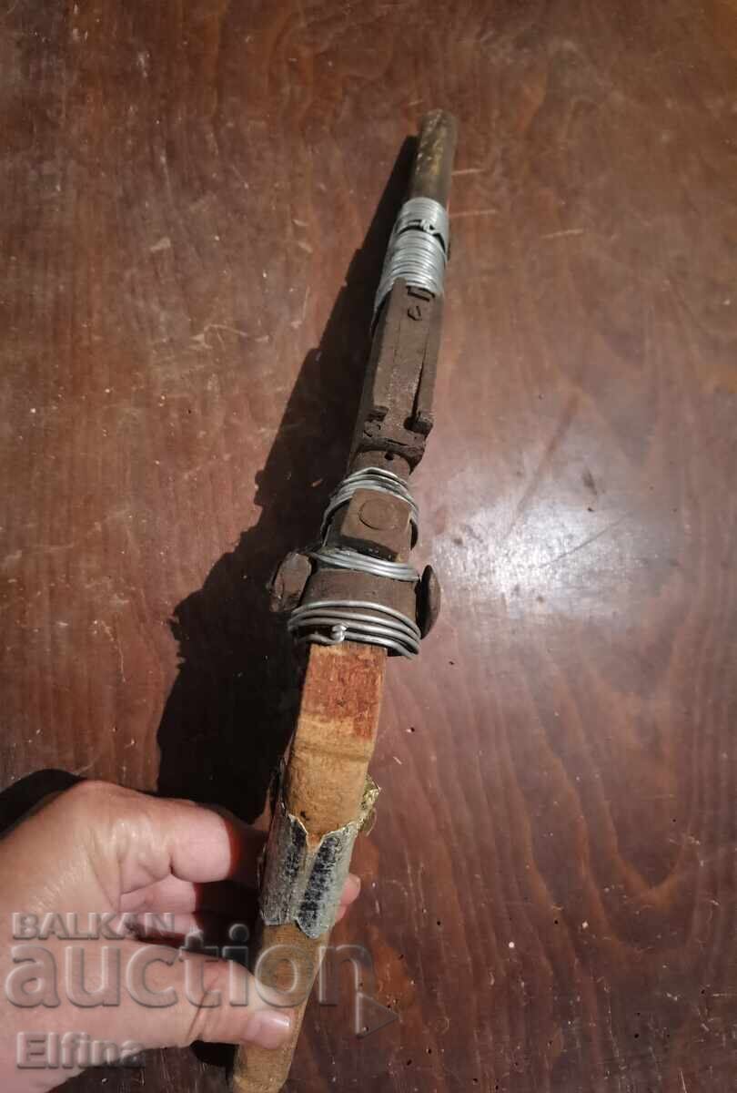 Unique homemade pistol, rifle - Inheritance from the 50s/60s with price € 70.00 | 136.91 BGN Unique homemade pistol, rifle - Inheritance from the 50s/60s with price € 70.00 | 136.91 BGN