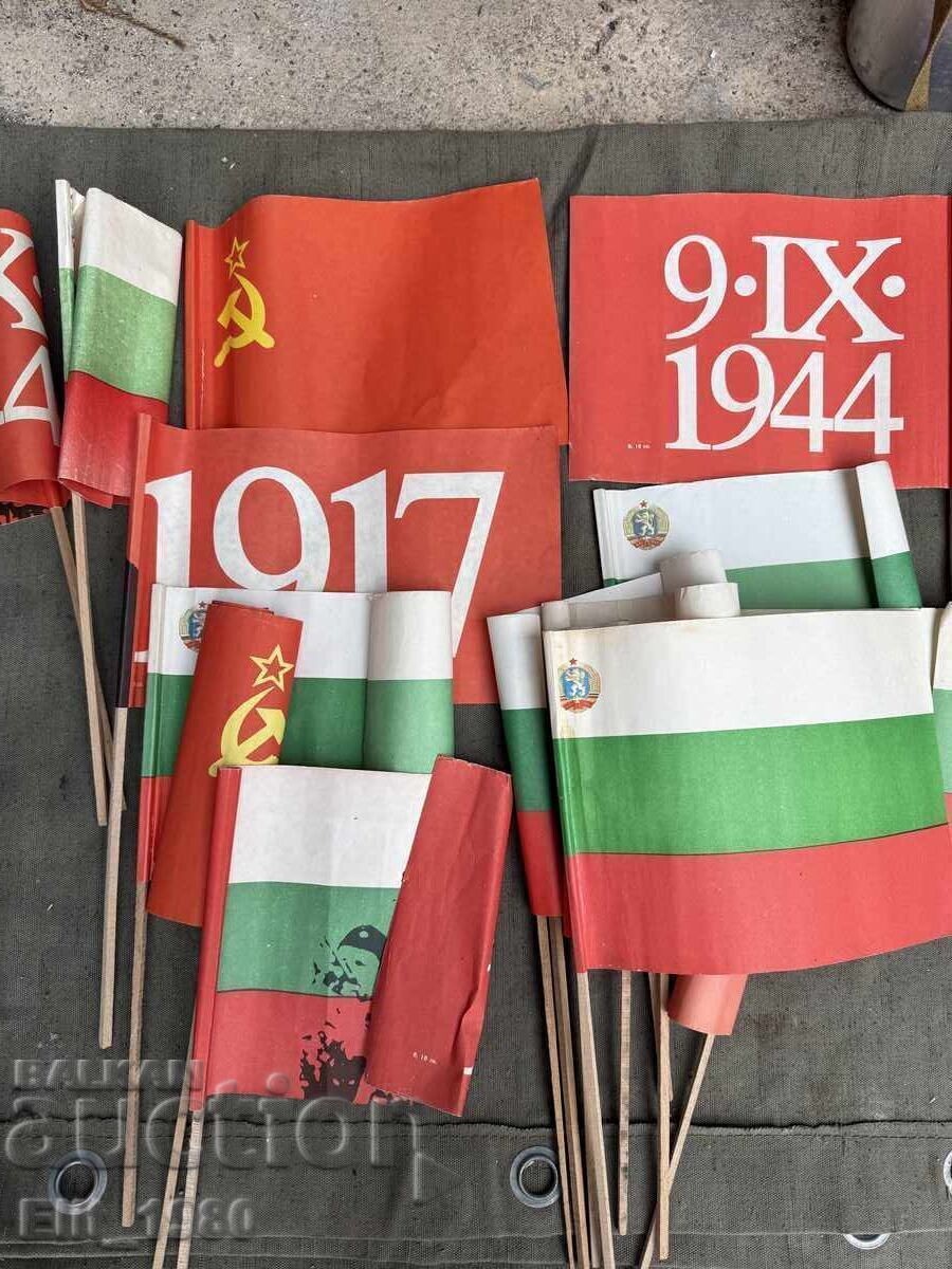 Steaguri pentru manifestație din epoca socialistă