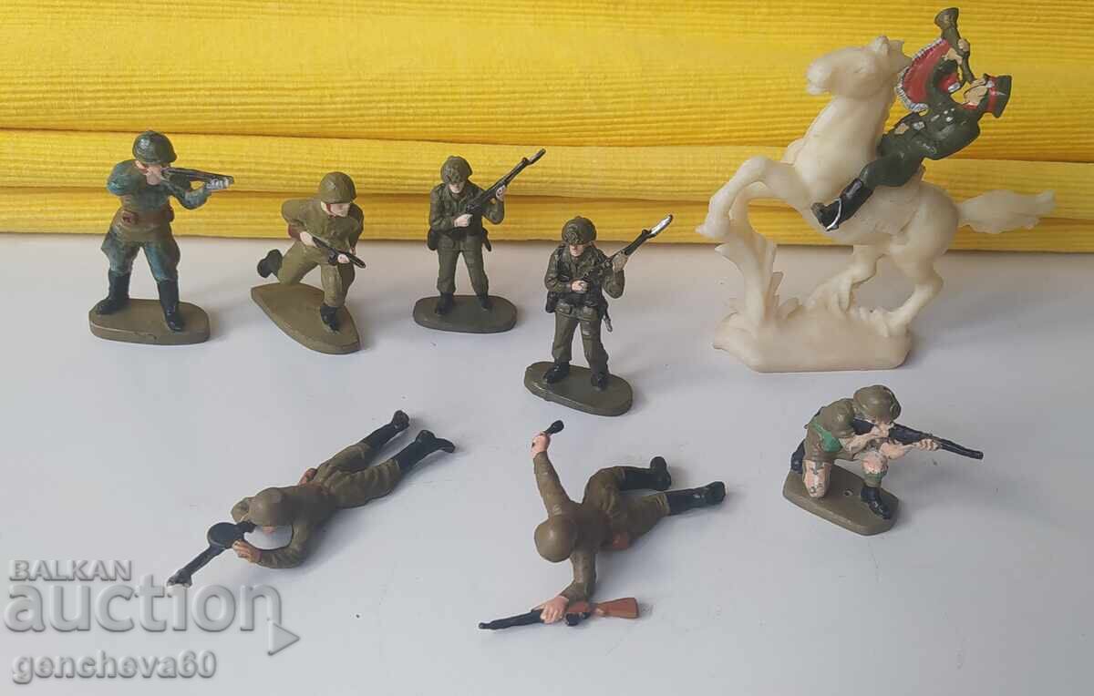 LOT Soldați de plastic - 5
