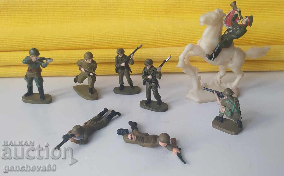 LOT Soldați de plastic - 6