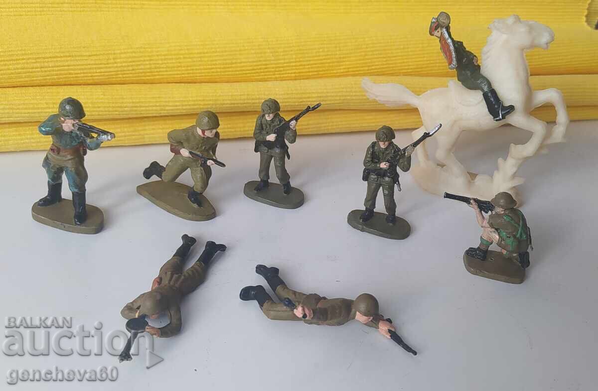 LOT Soldați de plastic - 7