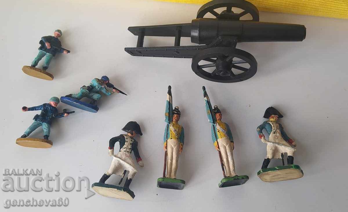 Delivery of Napoleon plastic soldiers and others Delivery of Napoleon plastic soldiers and others