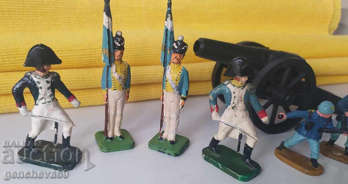 Napoleon plastic soldiers and others - 5 Napoleon plastic soldiers and others - 5