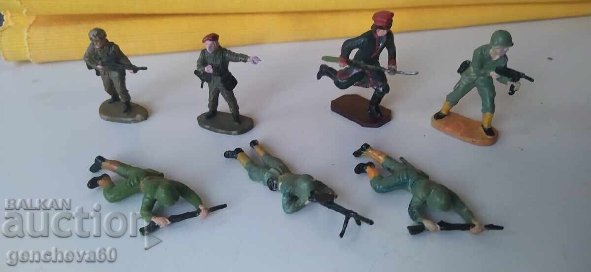 Lot soldați de plastic retro - 7