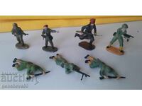 Lot of retro plastic soldiers