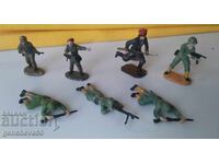 Lot of retro plastic soldiers