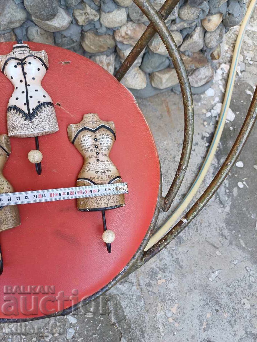 Закачалки с видни леки счупвания - 7