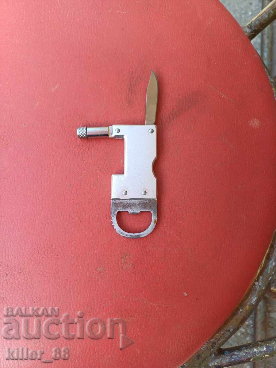 Αξεσουάρ τρία σε ένα με τιμή 10.00 BGN | € 5.11 Αξεσουάρ τρία σε ένα με τιμή 10.00 BGN | € 5.11