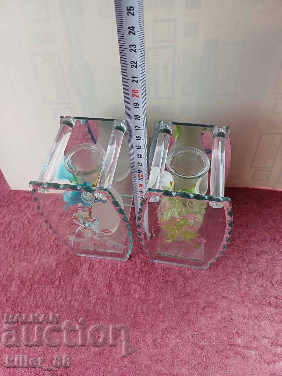 Vases in glass casing - 5