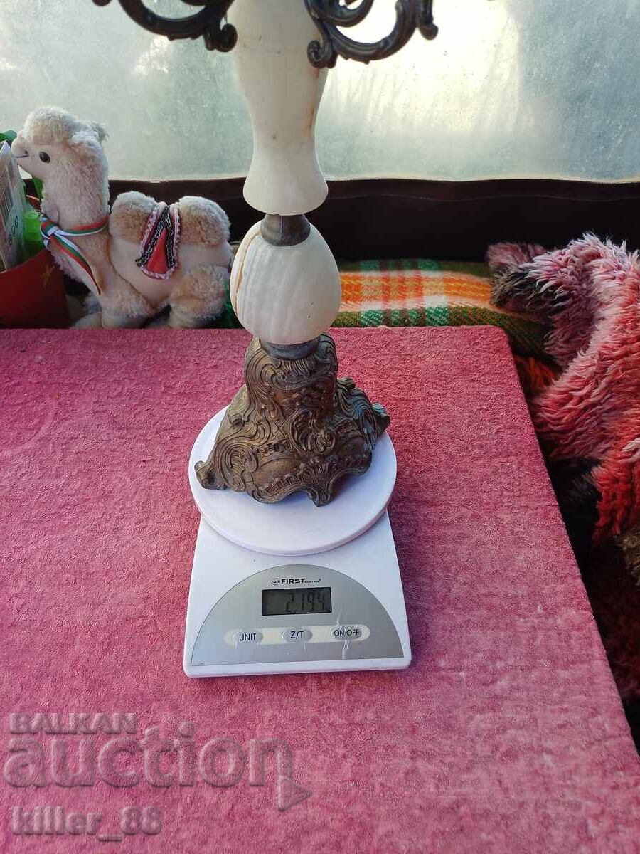 Παράδοση Σταντ Κηροπήγιο συνδυασμός με όνυχα