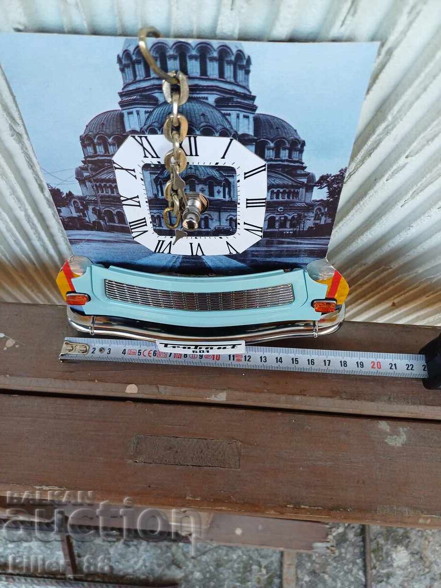 Livrarea Ceas Trabant grilaj metalic lucrat manual Livrarea Ceas Trabant grilaj metalic lucrat manual