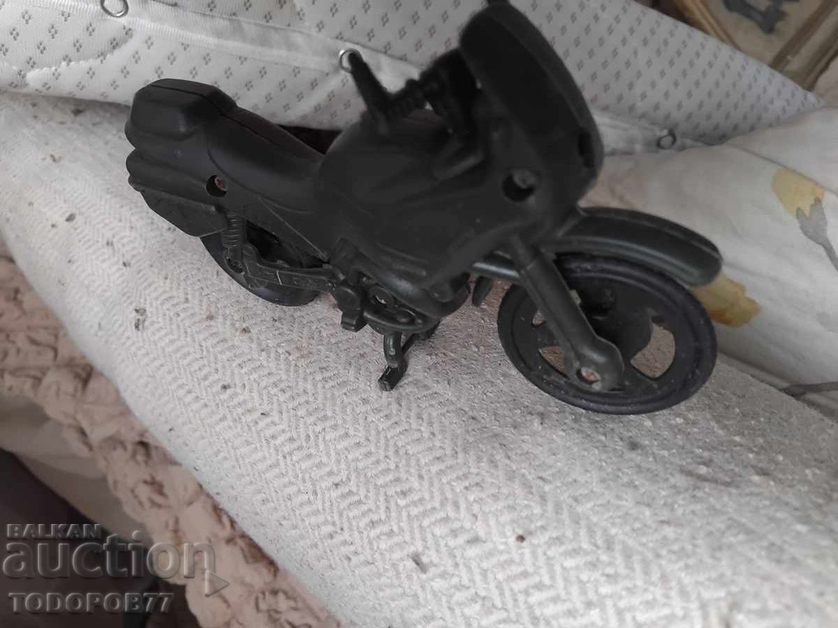 Δημοπρασία Παλιό παιδικό μοτοσυκλέτα