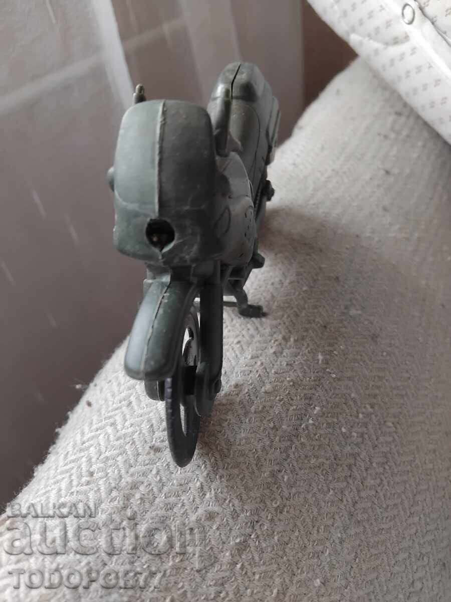 Παράδοση Παλιό παιδικό μοτοσυκλέτα