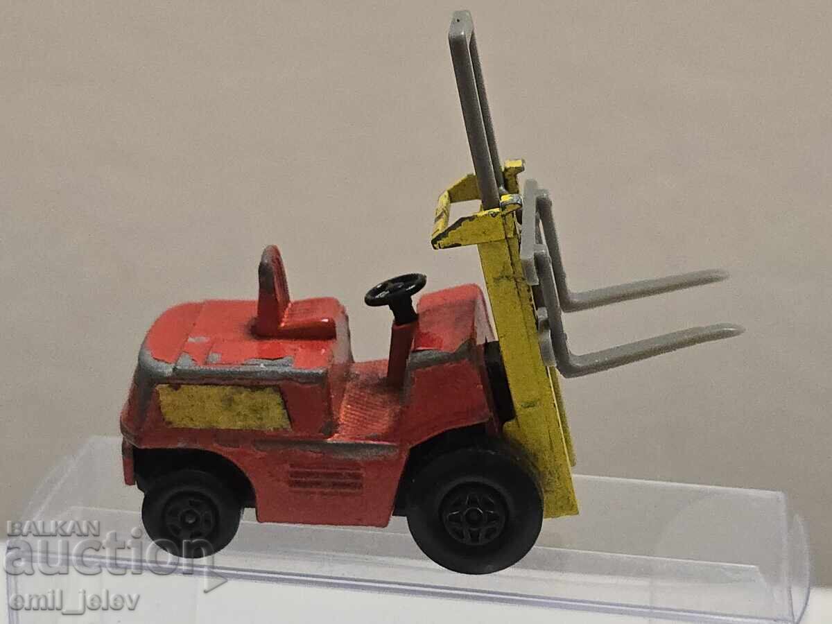 LESNEY MATCHBOX-15B Fork Lift Truck 1972-1981 god με τιμή 3.99 BGN | € 2.04 LESNEY MATCHBOX-15B Fork Lift Truck 1972-1981 god με τιμή 3.99 BGN | € 2.04