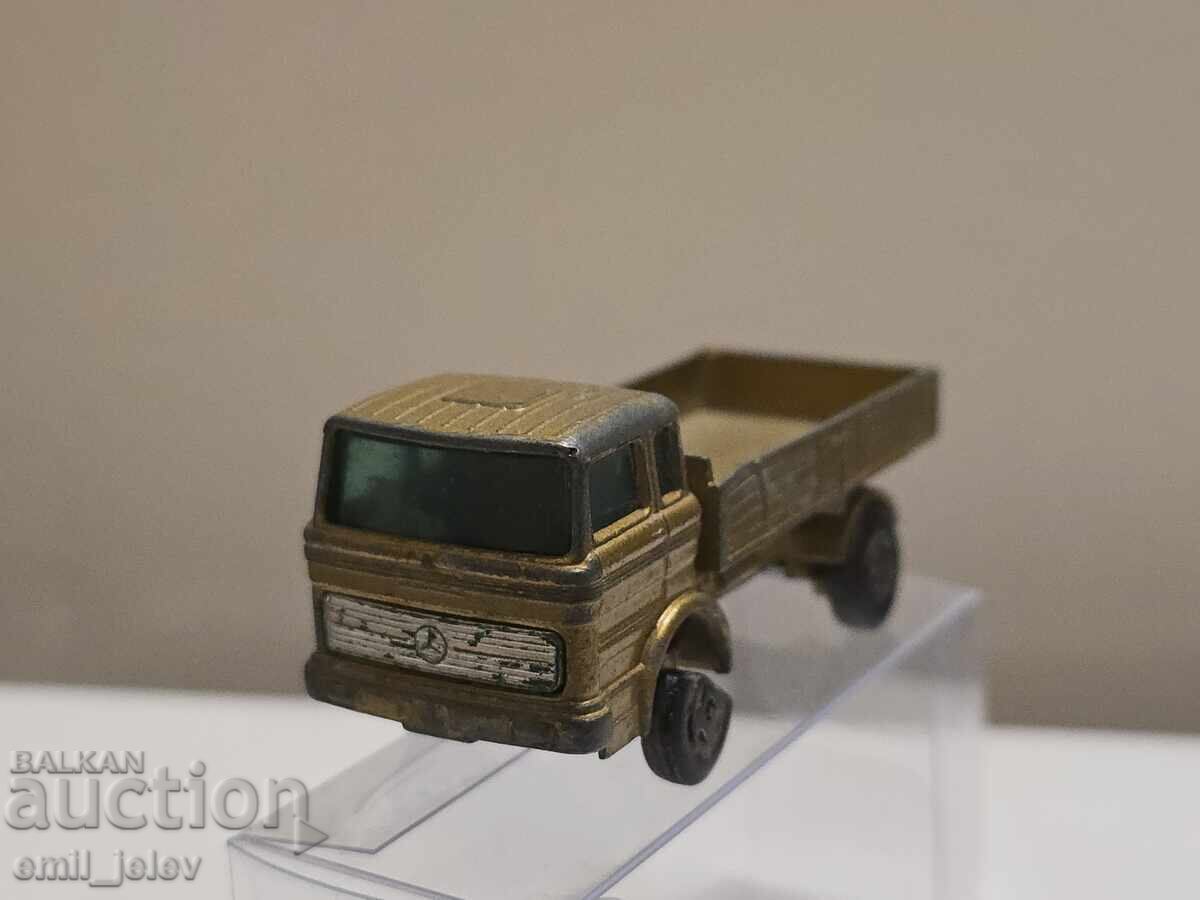Auction LESNEY MATCHBOX - 1A Mercedes Truck 1970-1971 Auction LESNEY MATCHBOX - 1A Mercedes Truck 1970-1971