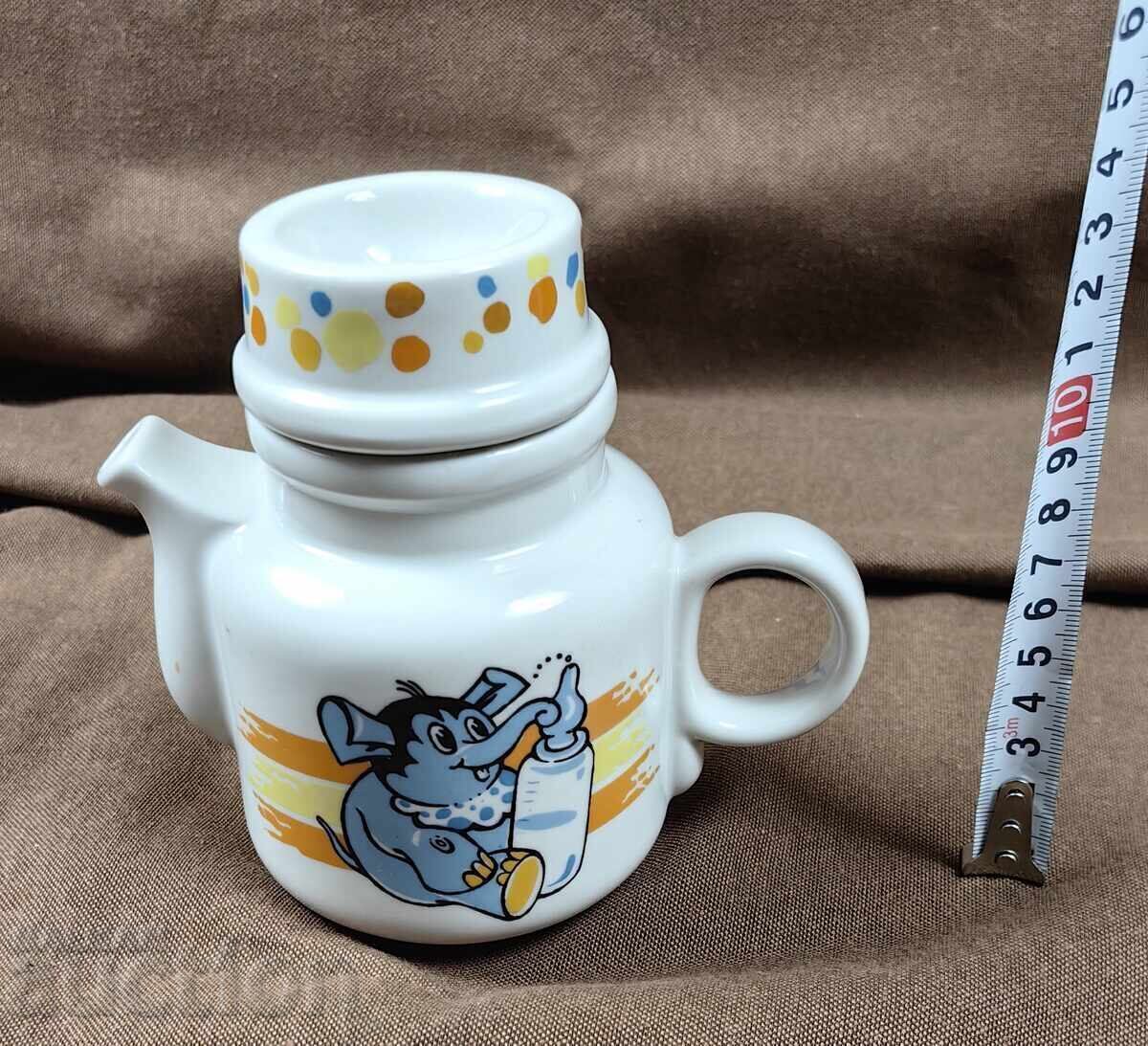 CANĂ MICĂ DE PORȚELAN RARĂ, CU MOTIV PENTRU COPII, RAZGRAD cu preț € 15.00 | 29.34 BGN