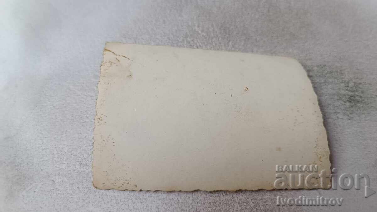 Снимка Мъж жена и момченце на плажа с цена 1.65 лв. | € 0.84