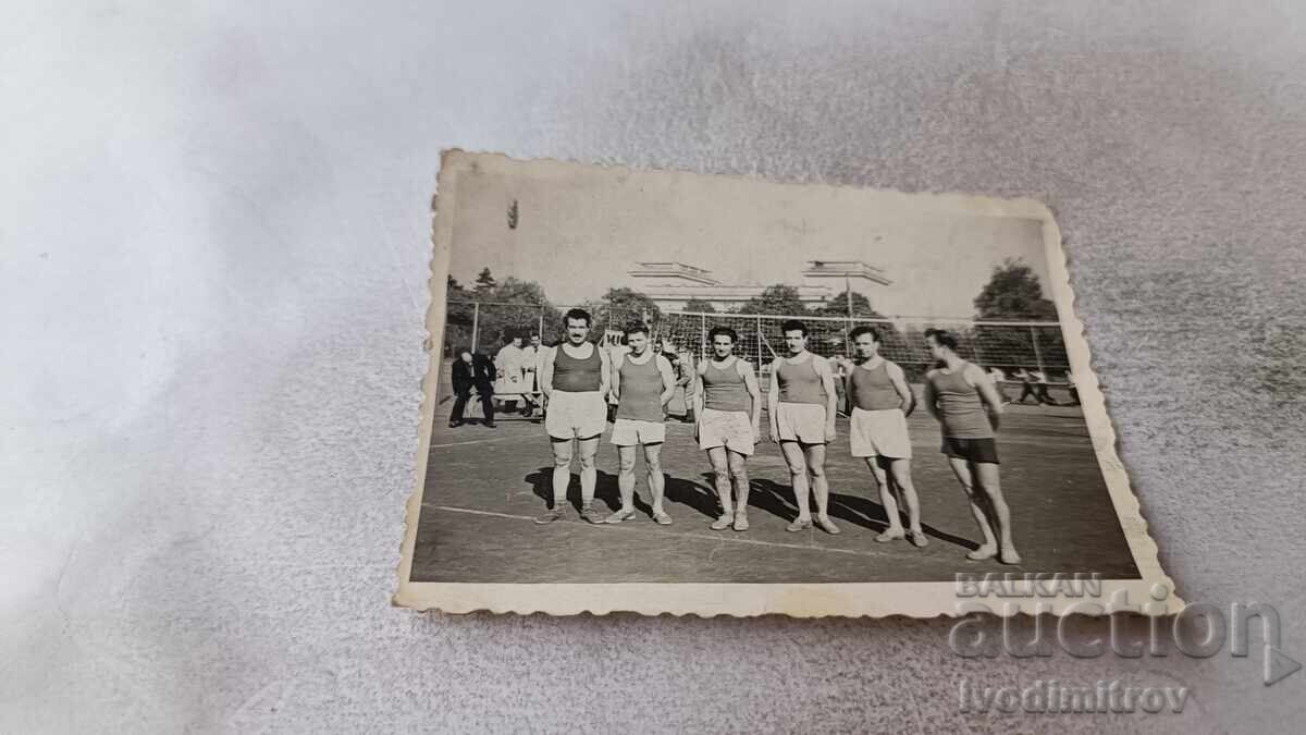 Φωτογραφία Σόφια Άνδρες σε γήπεδο βόλεϊ Φωτογραφία Σόφια Άνδρες σε γήπεδο βόλεϊ