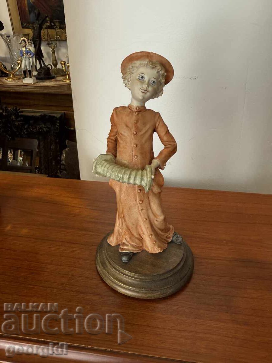 Ιταλικό πορσελάνινο ειδώλιο Capodimonte. Νο. 7388 - 7