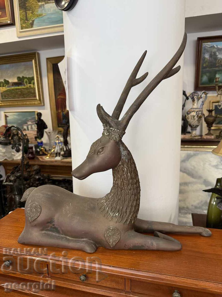 Μεγάλο μπρούτζινο γλυπτό ελαφιού. Νο. 7389 με τιμή 670.00 BGN | € 342.57
