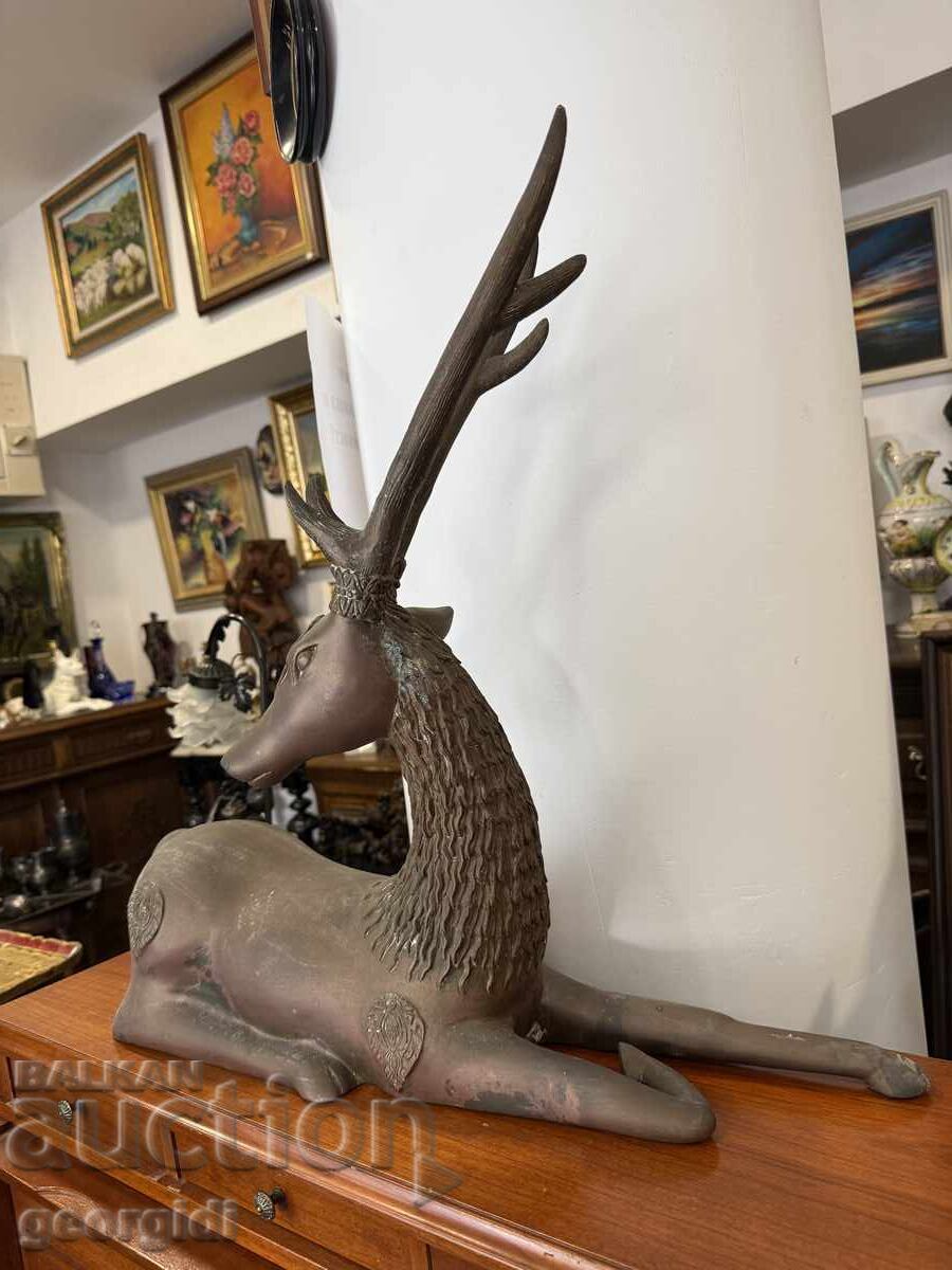 Δημοπρασία Μεγάλο μπρούτζινο γλυπτό ελαφιού. Νο. 7389