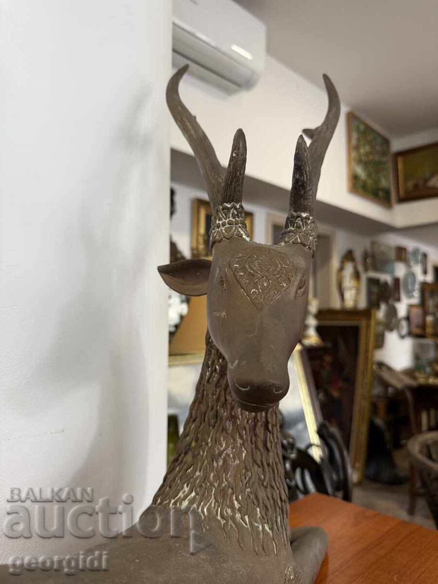 Μεγάλο μπρούτζινο γλυπτό ελαφιού. Νο. 7389 - 6
