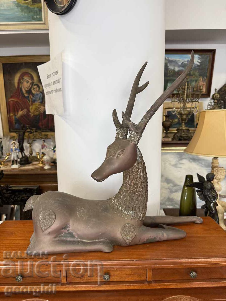 Μεγάλο μπρούτζινο γλυπτό ελαφιού. Νο. 7389