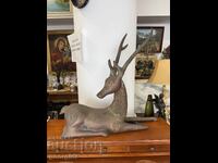 Sculptură mare de bronz, reprezentând un cerb. №7389