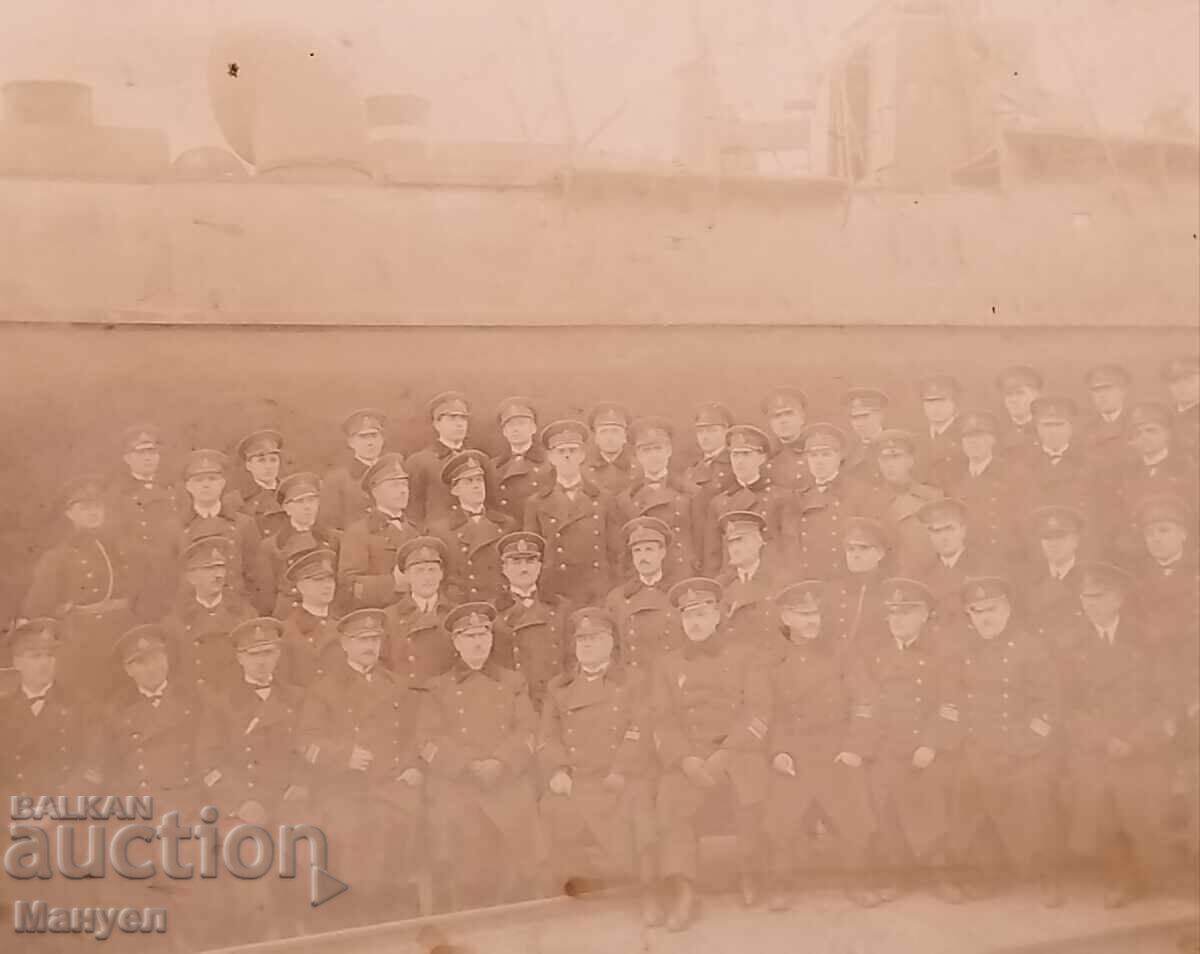 Παράδοση Ομαδική φωτογραφία μπροστά σε πολεμικό πλοίο αξιωματικών, Κ. Βουλγαρία