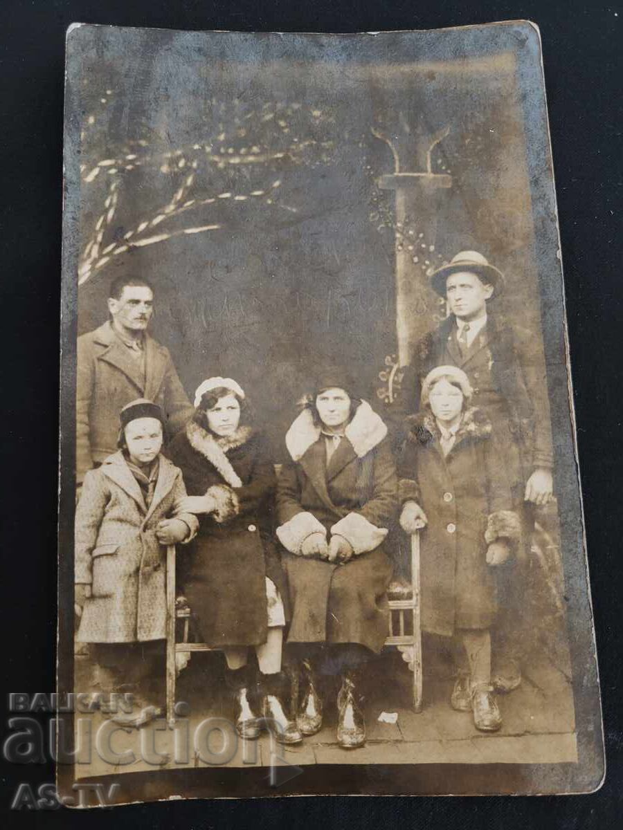 Old Photo Family Portrait 1932 Old Photo Family Portrait 1932