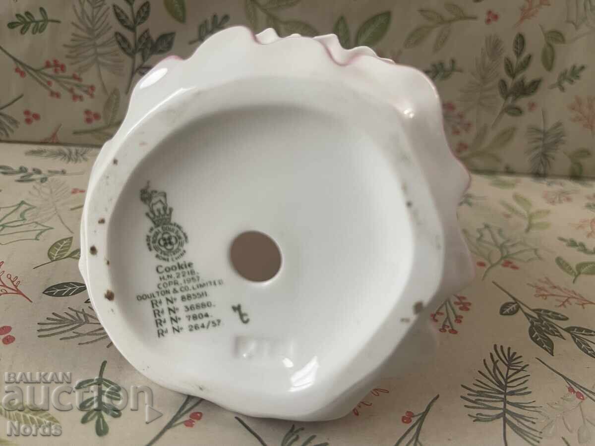 Royal Doulton porcelain figurine 1957 - 5 Royal Doulton porcelain figurine 1957 - 5