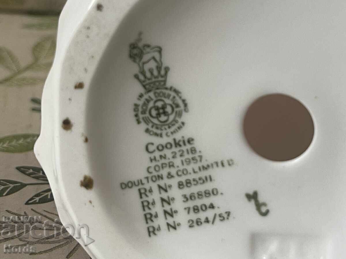 Royal Doulton porcelain figurine 1957 - 6 Royal Doulton porcelain figurine 1957 - 6