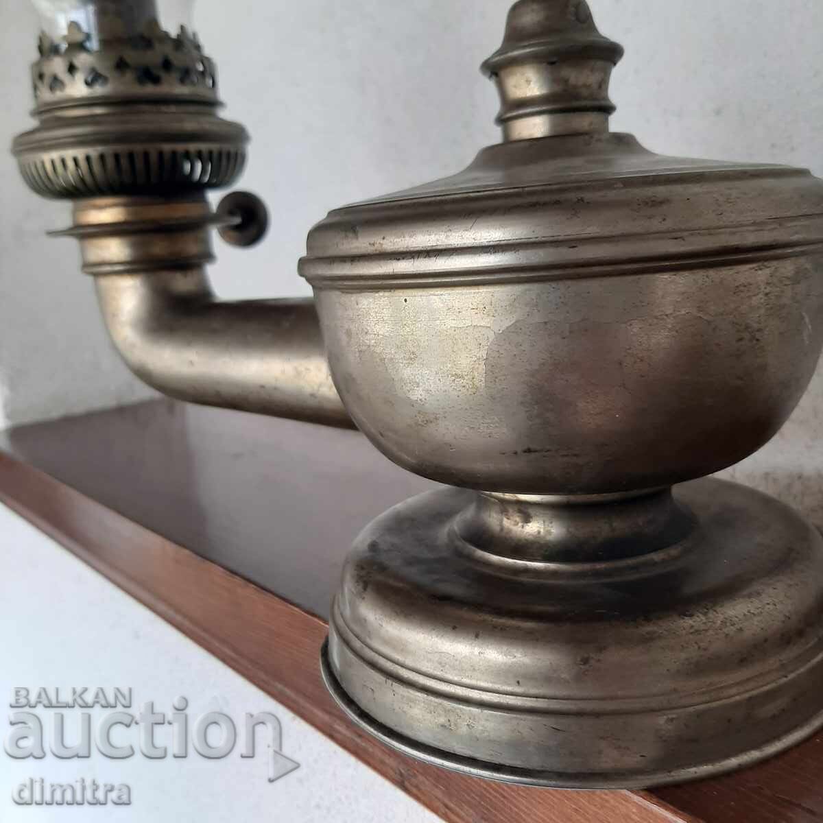 Delivery of Interesting gas lamp