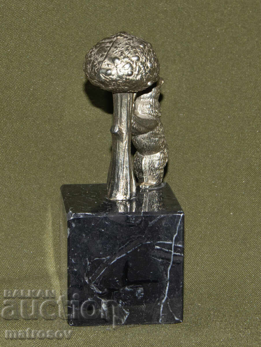 Livrarea Sculptură originală din bronz, simbol al Madridului