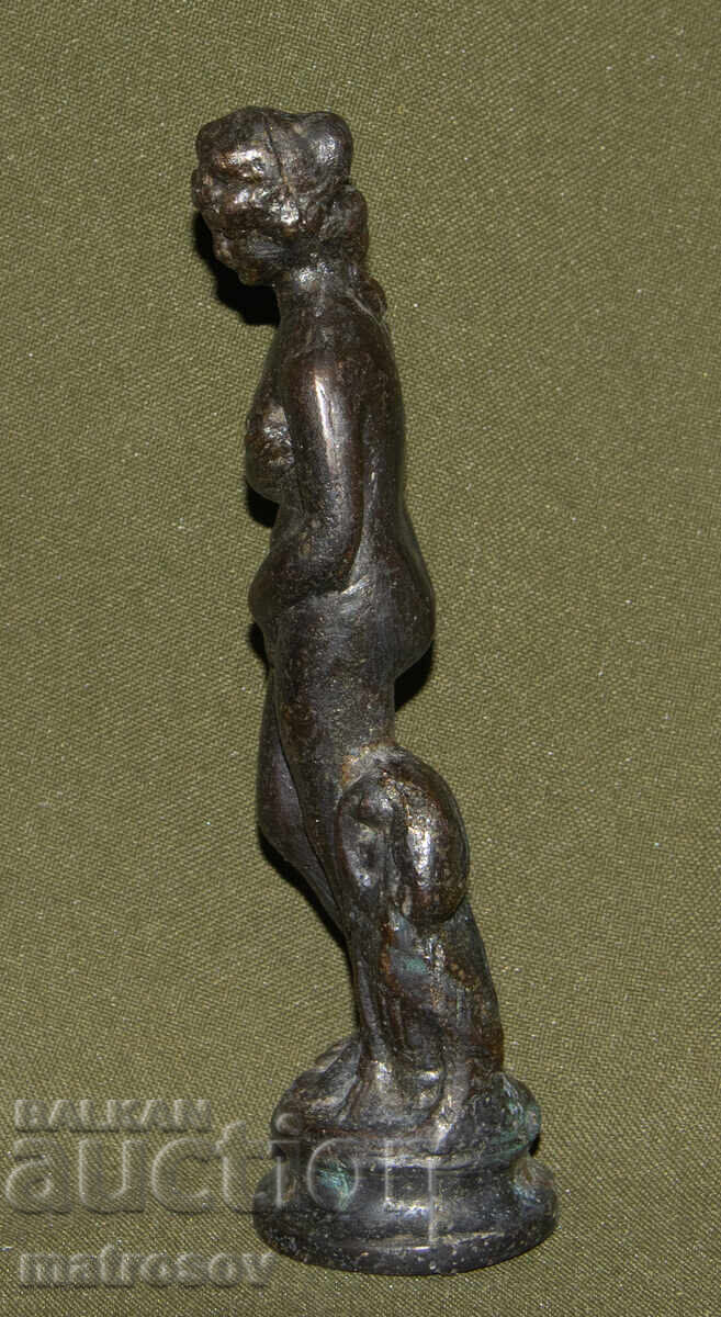 Παράδοση Μεταλλικό διακοσμητικό γλυπτό γυναίκας