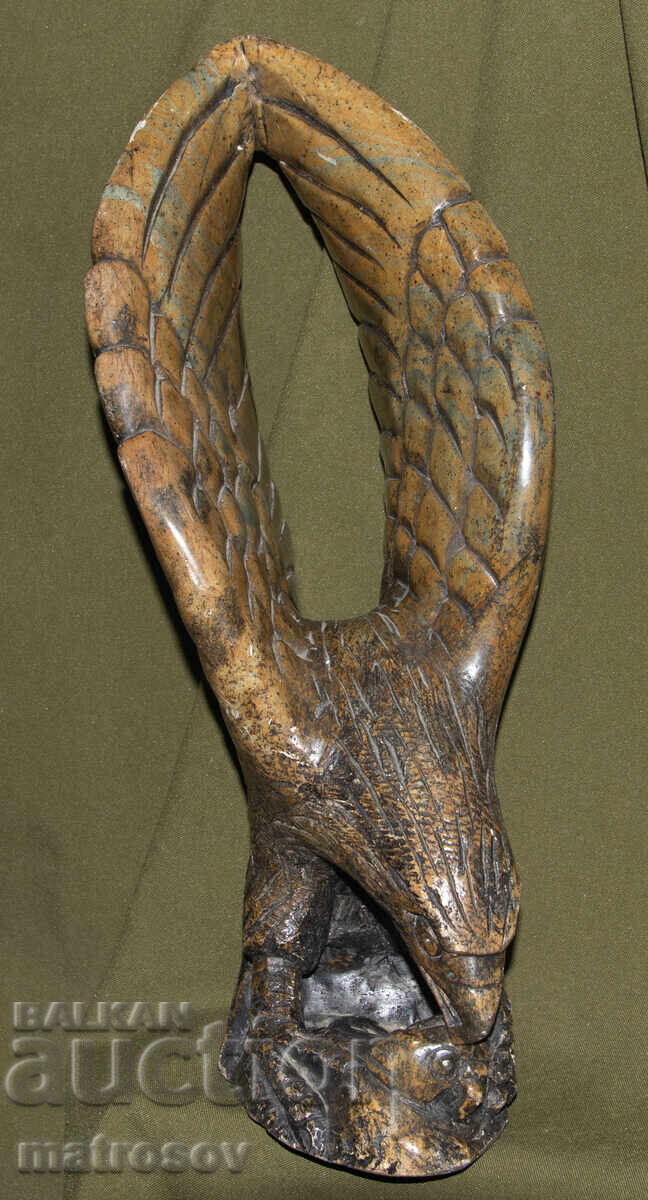 Παράδοση Χειροποίητο γλυπτό από πέτρα, αετός