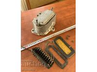 CUTIE TELEFONICĂ VECHE DE DISTRIBUȚIE DIN ALUMINIU, DIN PERIOADA SOCIALISTĂ